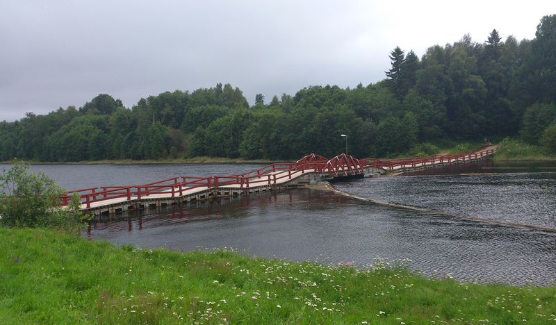 File:FloatingBridge.jpg